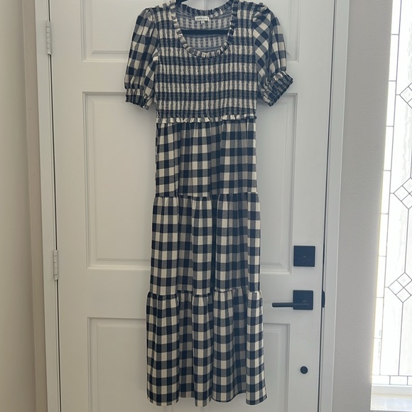 MOON RIVER Maxi Dress Smocked Top Tiered Ruffled Gingham Plaid Navy/Cream Size L - Picture 6 of 9